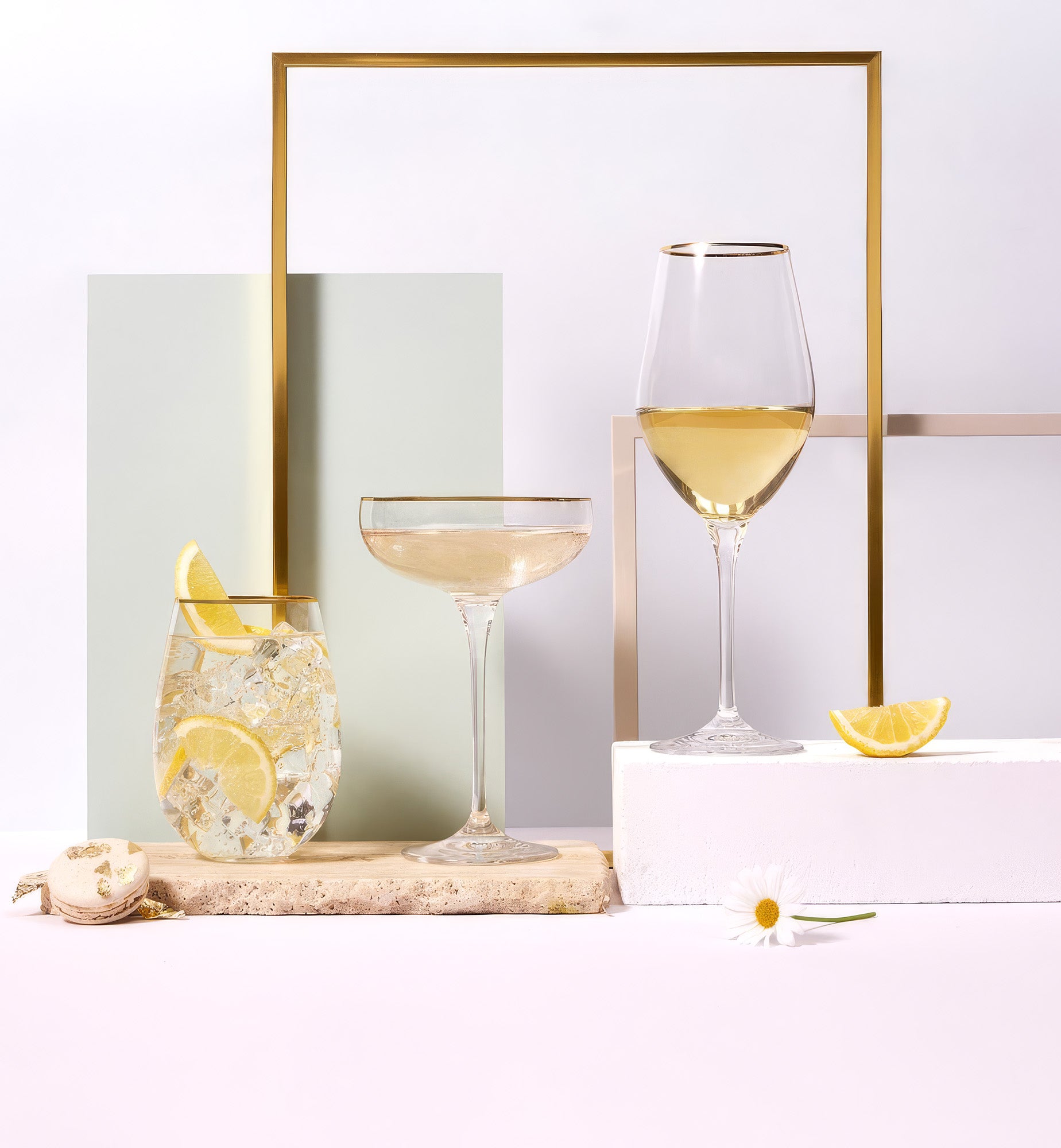 Wine glasses with gold band Splendour