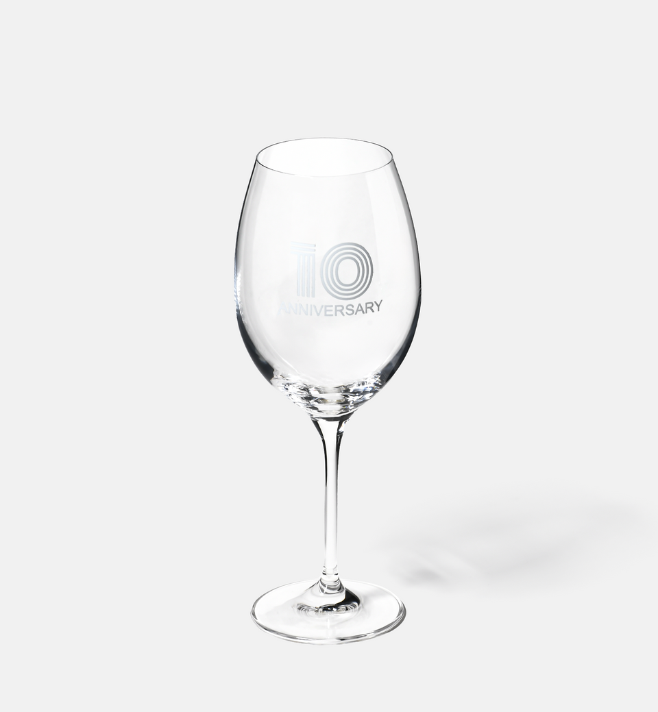 Zdobiony kieliszek do wina z napisem 10 ANNIVERSARY, 10 ROCZNICA 480 ml