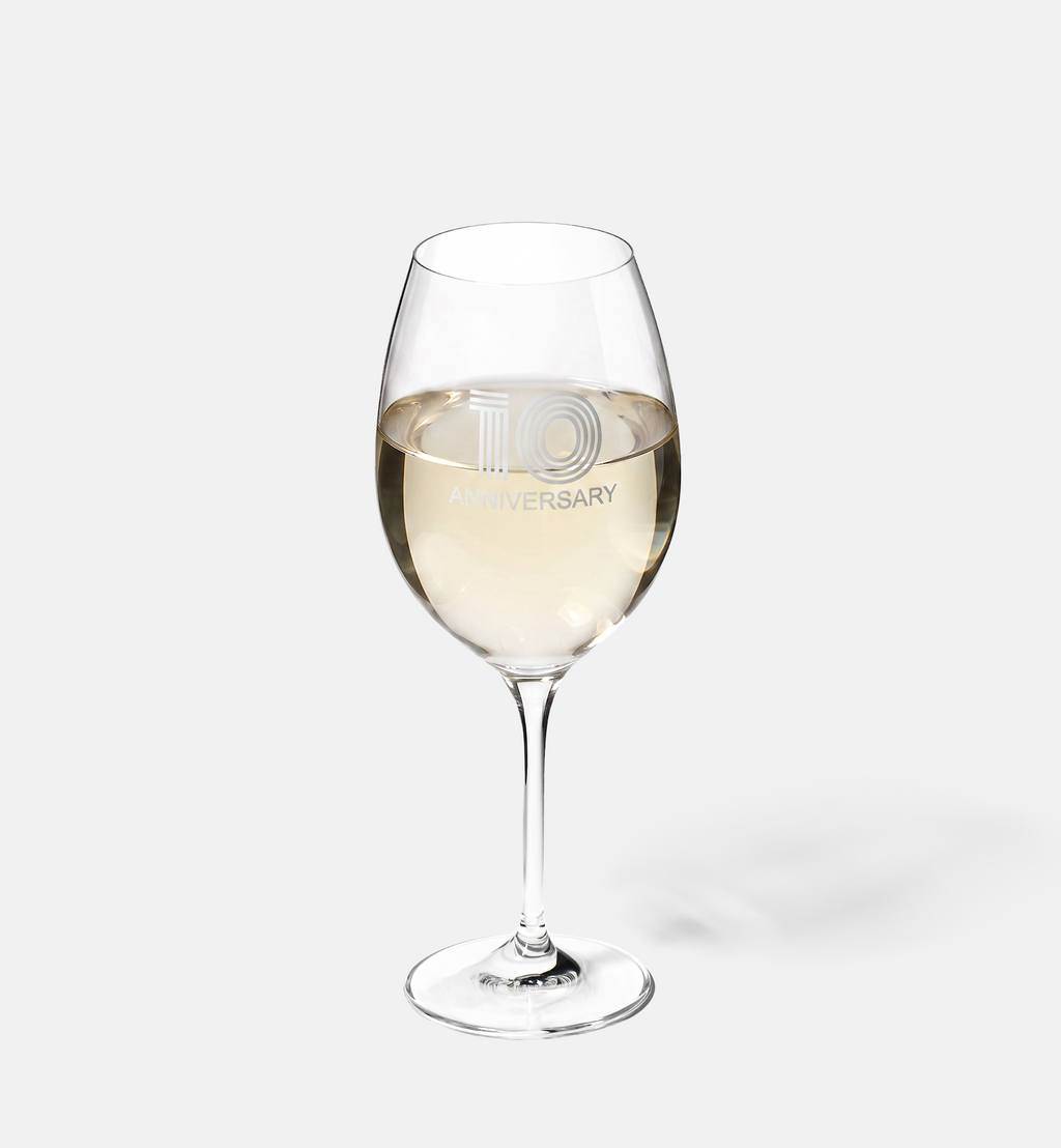 Zdobiony kieliszek do wina z napisem 10 ANNIVERSARY, 10 ROCZNICA 480 ml
