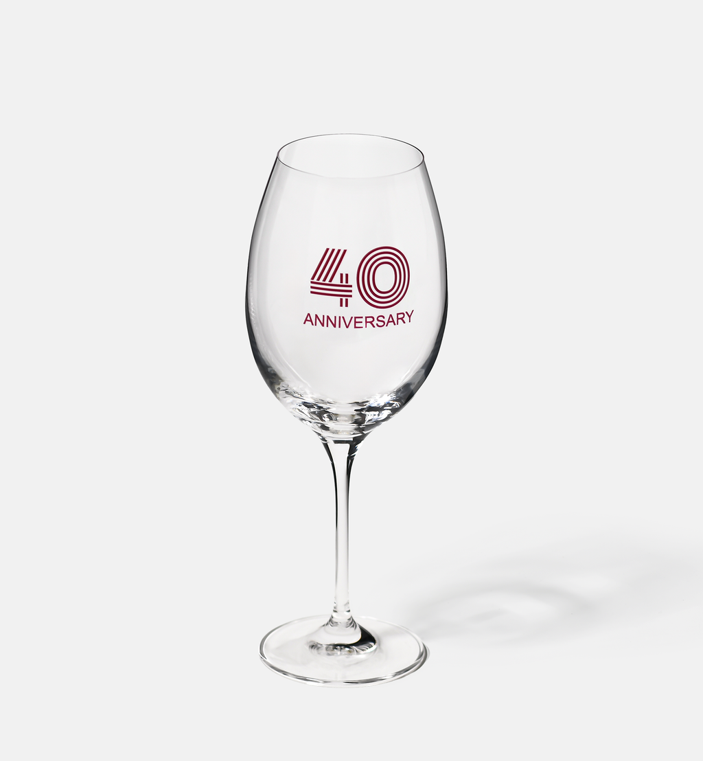 Zdobiony kieliszek do wina z napisem 40 ANNIVERSARY, 40 ROCZNICA 480 ml