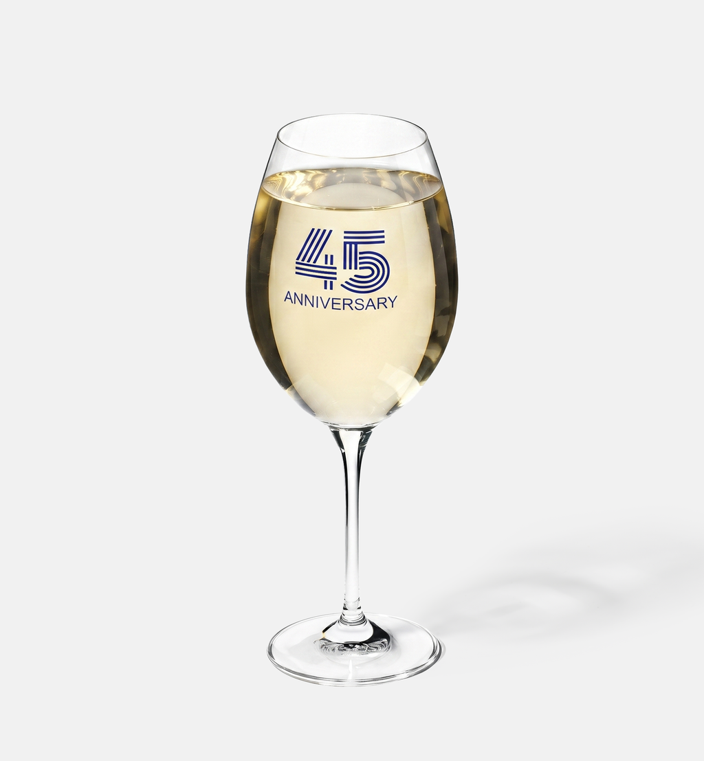 Zdobiony kieliszek do wina z napisem 45 ANNIVERSARY, 45 ROCZNICA 480 ml