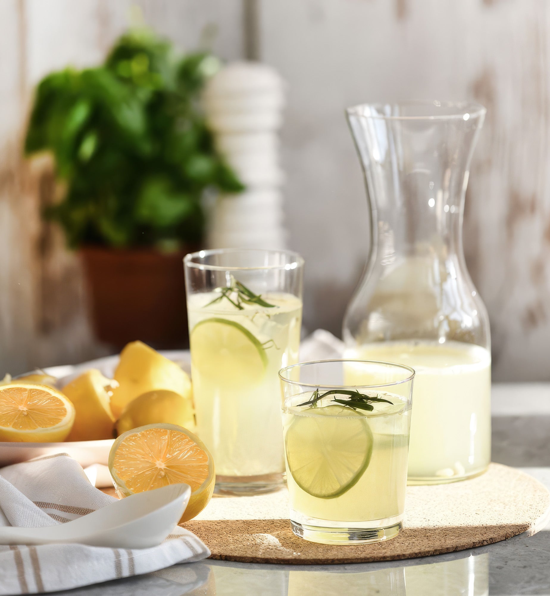 Karafka do wody lub soku 900 ml