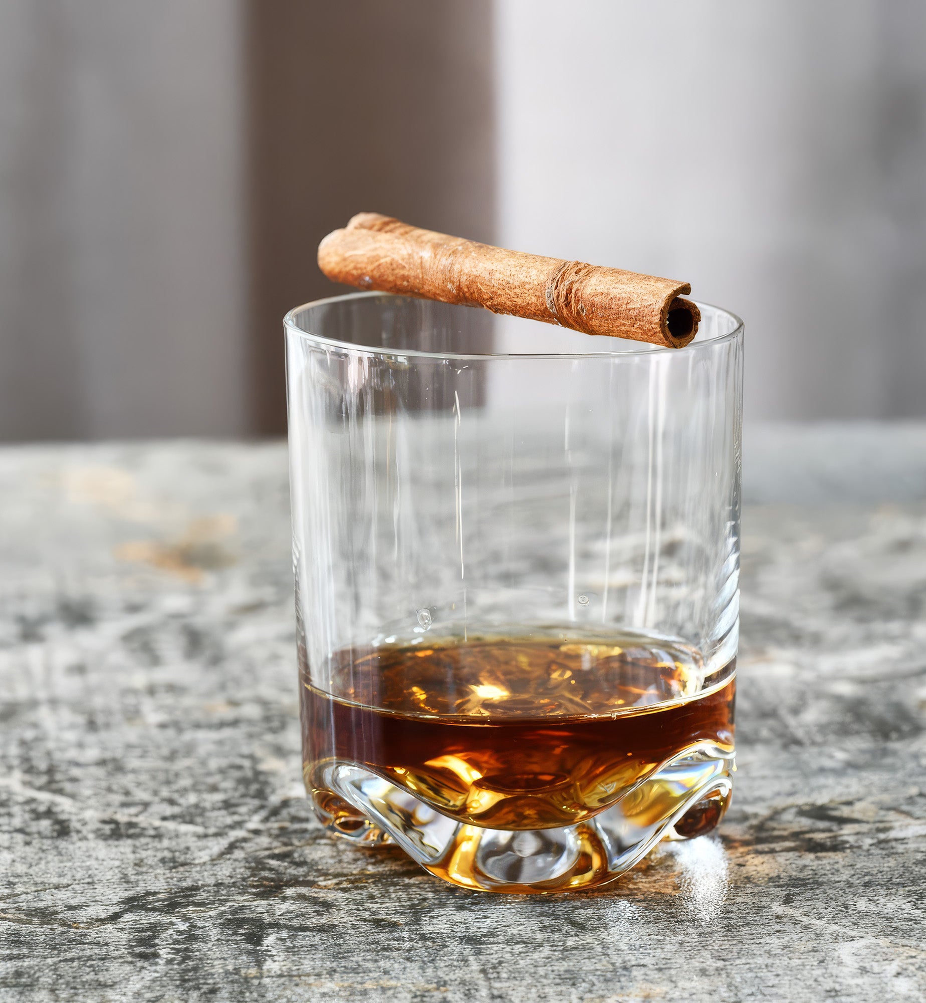 Szklanki do whisky 330 ml z efektownym dnem