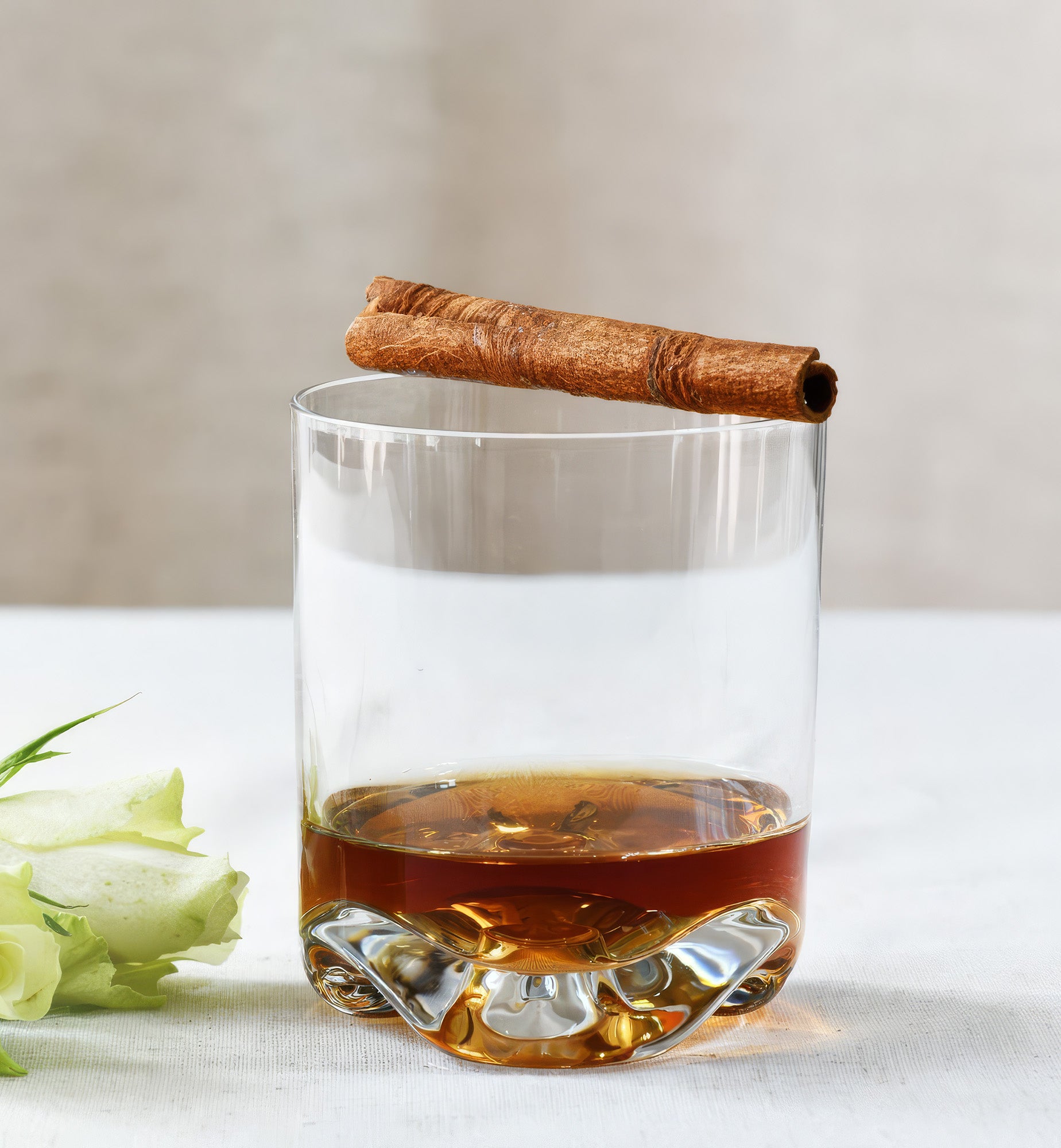 Szklanki do whisky 330 ml z efektownym dnem